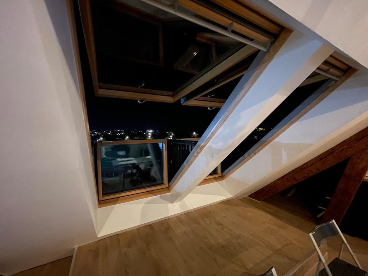 Апартаменты Loft Sous Combles Обержанвиль Экстерьер фото