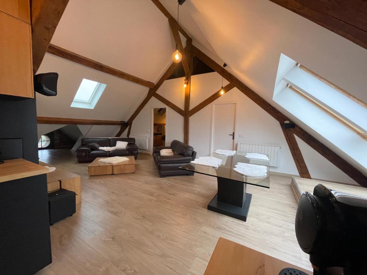 Апартаменты Loft Sous Combles Обержанвиль Экстерьер фото